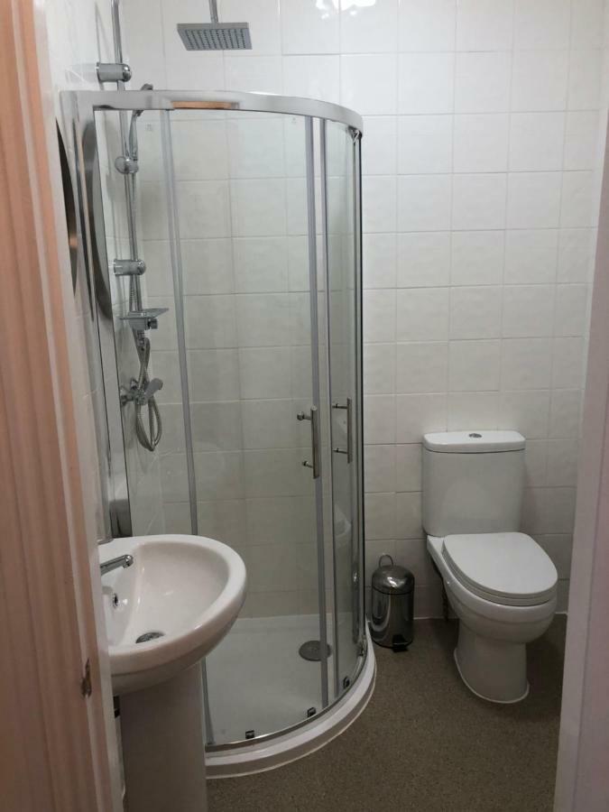Good Intent Rooms วอลแทมแอบบีย์ ภายนอก รูปภาพ